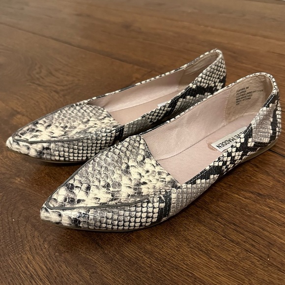 Steve Madden Shoes - Steve Madden Leather Feather Loafer Reptile Snake Skin Size 8